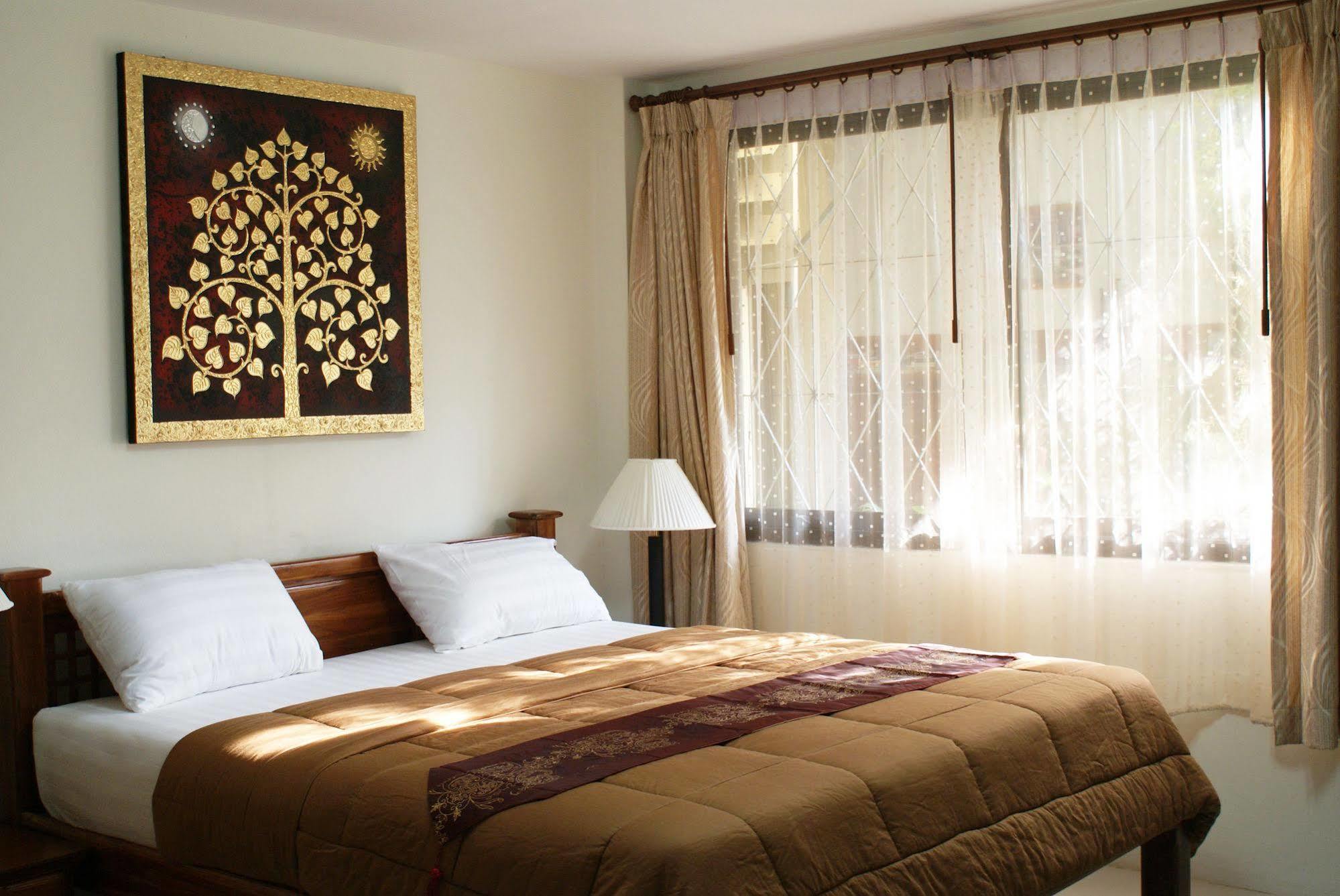 Tara Bed And Breakfast Kanchanaburi City Exterior photo
